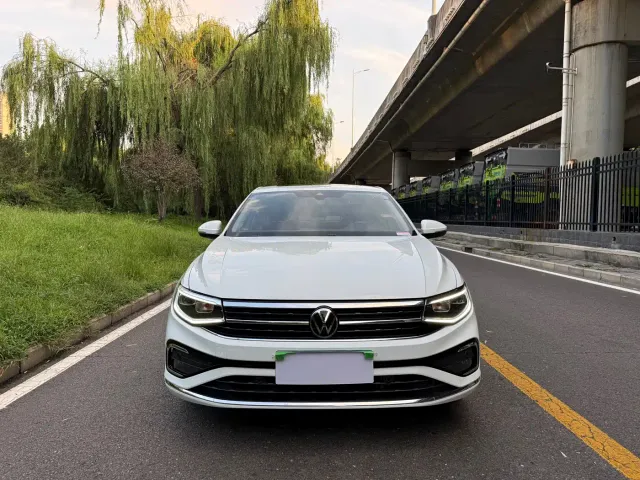 Volkswagen Bora — Фото автомобиля 2