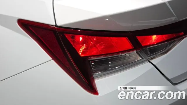 Hyundai Avante CN7 — Фото автомобиля 8