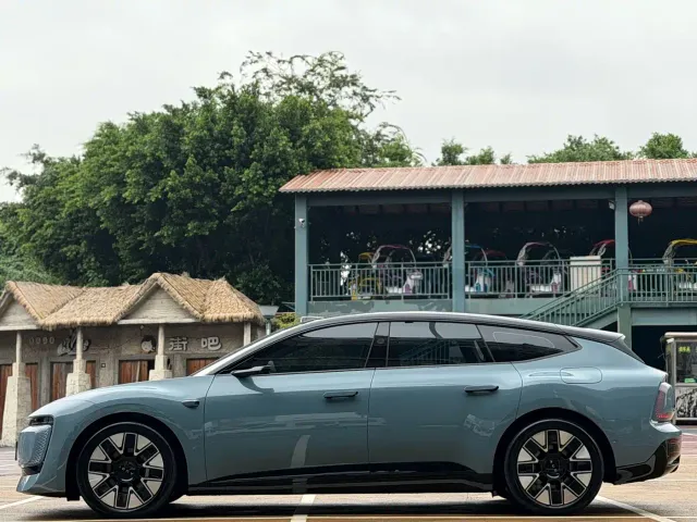 Audi E5 Sportback — Фото автомобиля 3