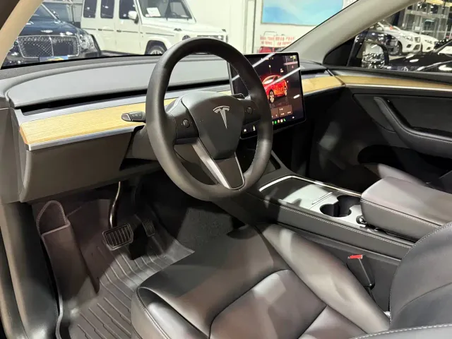 Tesla Model Y 2022 Facelift Rear-Wheel Drive Version — Фото автомобиля 5