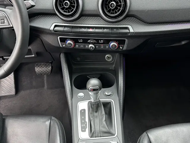 Audi Q2L — Фото автомобиля 15