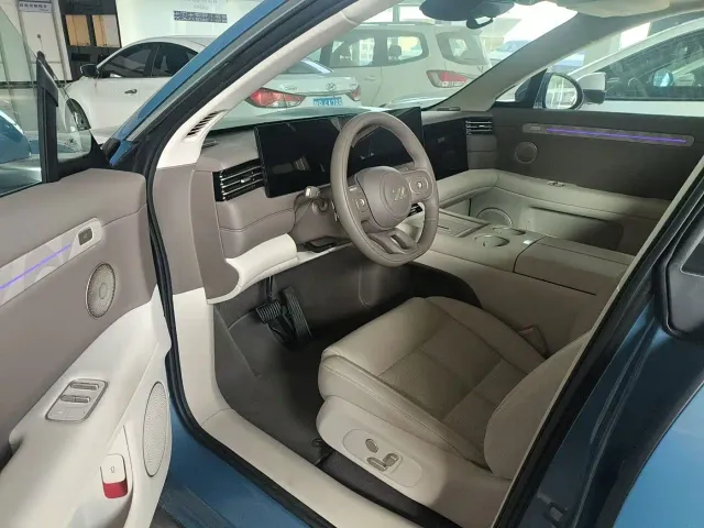 IM Motors LS6 — Фото автомобиля 3