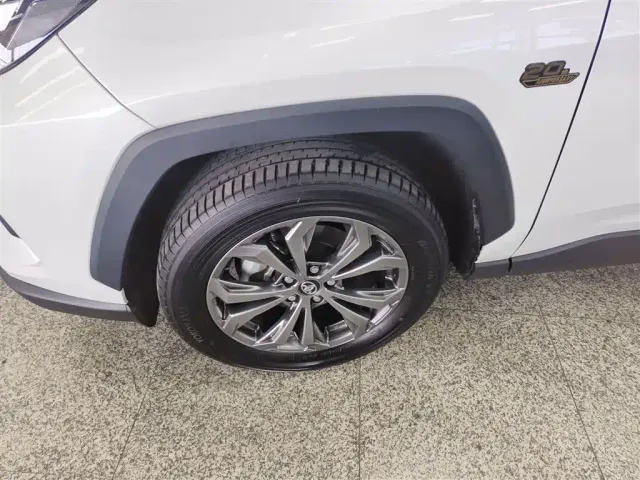 Toyota RAV4 — Фото автомобиля 24