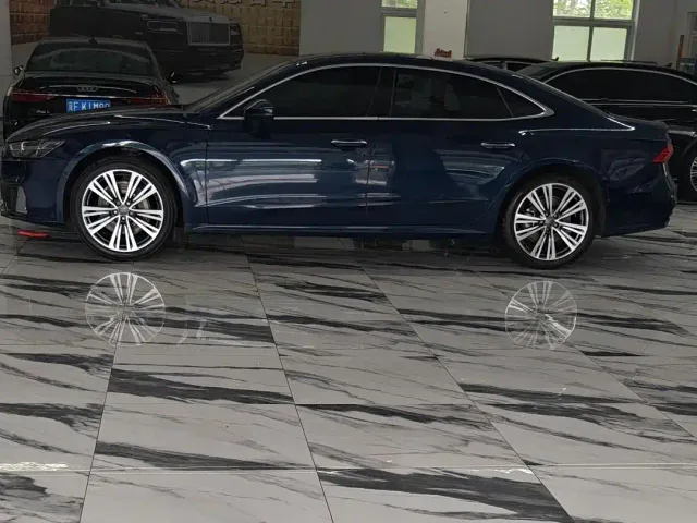 Audi A7L — Фото автомобиля 3