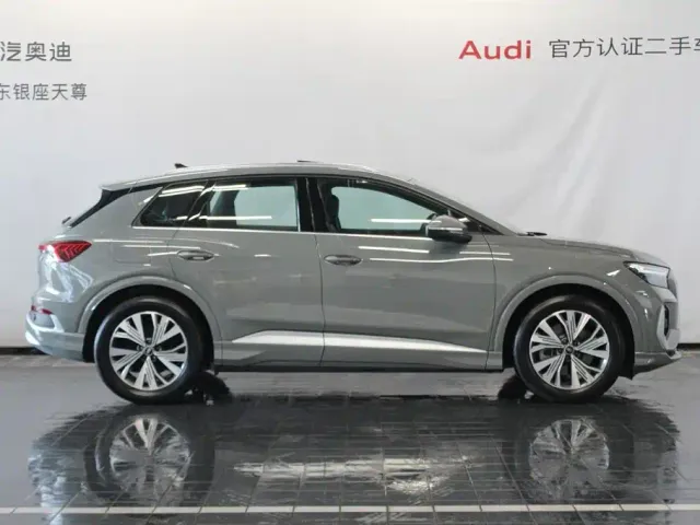 Audi Q4 e-tron — Фото автомобиля 4