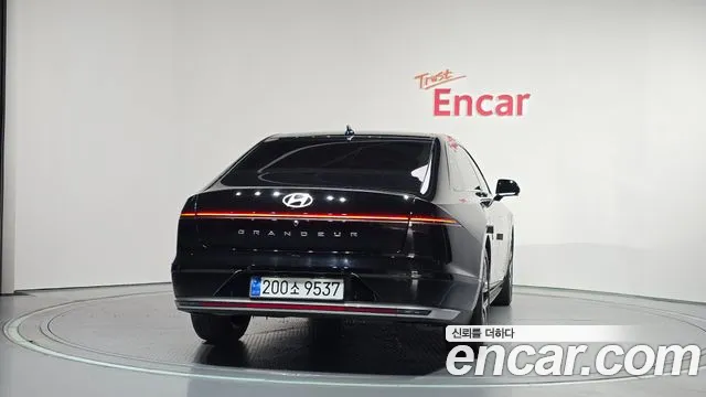 Hyundai Grandeur Grandeur (GN7) 2.5 Бензин 2WD — Фото автомобиля 3