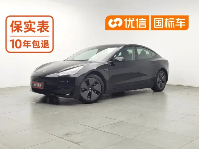 Фотография автомобиля — Tesla Model 3