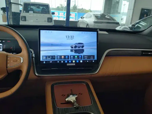 Dongfeng eπ 008 — Фото автомобиля 13