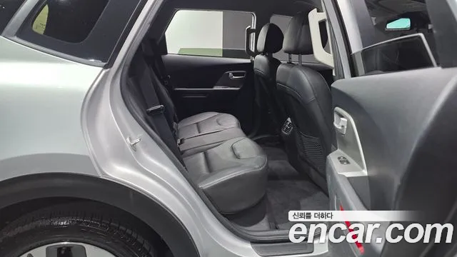 Kia Niro — Фото автомобиля 17