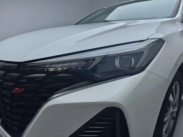 Changan Eado — Фото автомобиля 17