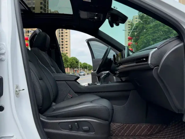 Cadillac XT4 — Фото автомобиля 28