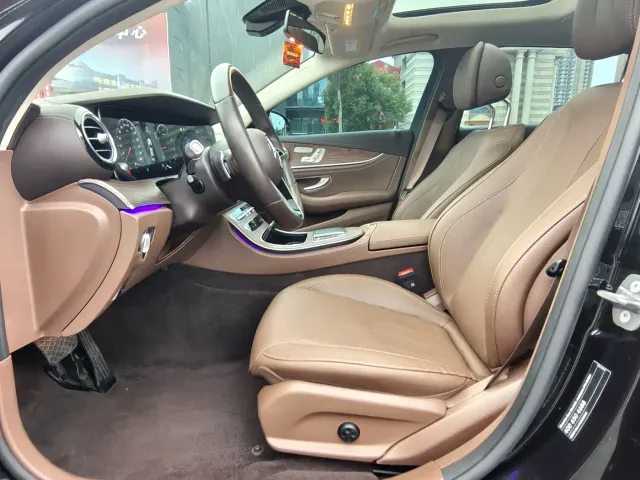 Mercedes-Benz E-Class — Фото автомобиля 15