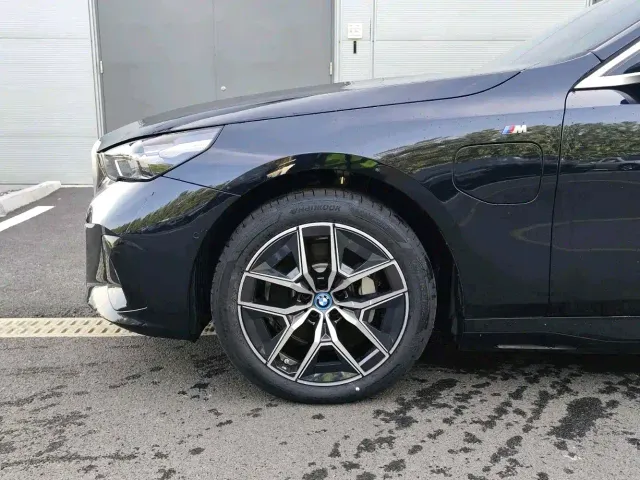 BMW i5 — Фото автомобиля 6