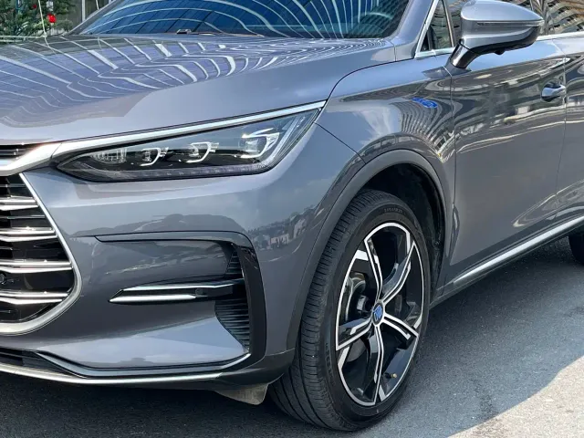 BYD Tang — Фото автомобиля 8
