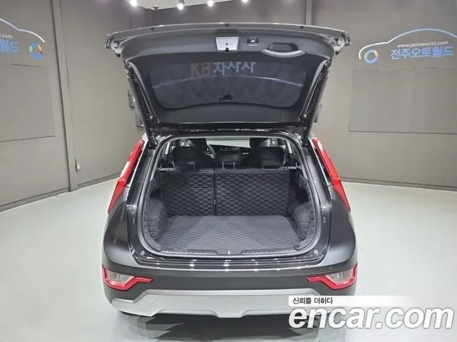 Kia Niro The All New — Фото автомобиля 18