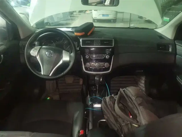Nissan Tiida — Фото автомобиля 9