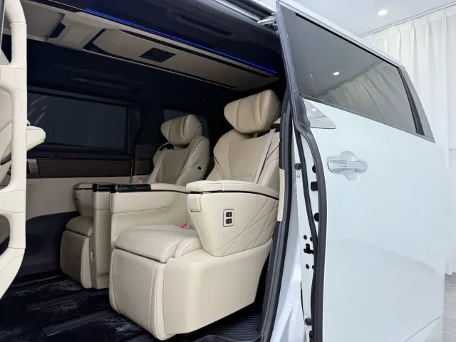 Toyota Vellfire — Фото автомобиля 6