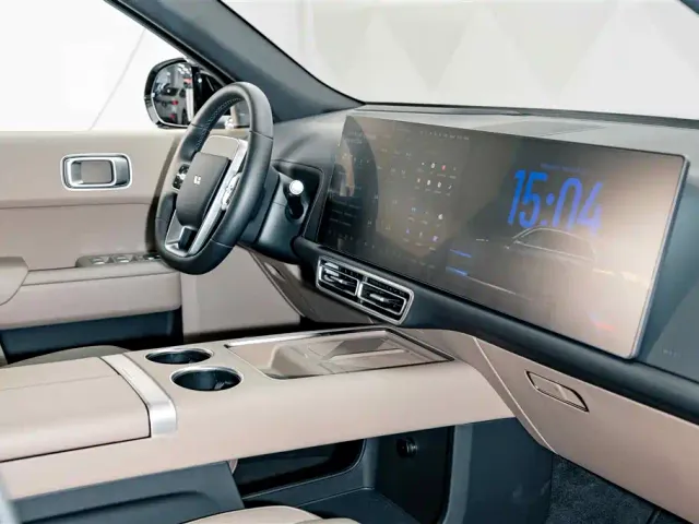 Li Auto L8 — Фото автомобиля 18