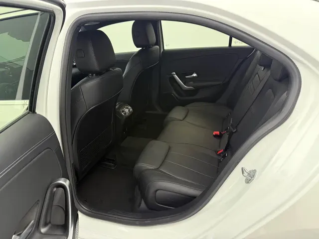 Mercedes-Benz A-Class — Фото автомобиля 12