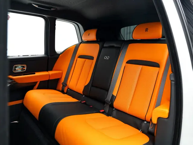 Rolls-Royce Cullinan — Фото автомобиля 17