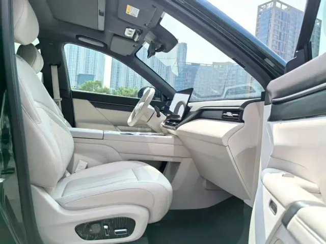 Dongfeng eπ 008 — Фото автомобиля 11