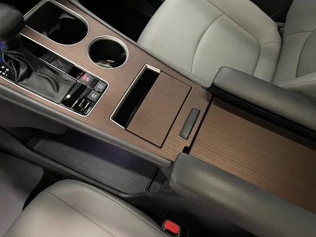 Toyota Granvia — Фото автомобиля 10