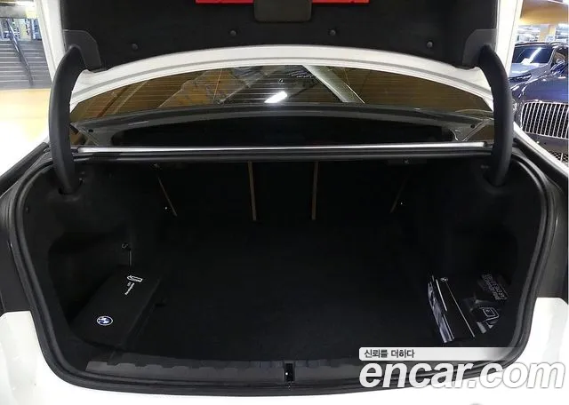 BMW 3-Series 3 серия (G20) 320i M Sport — Фото автомобиля 4