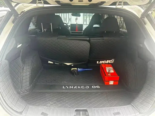 Lynk & Co Lynk & Co 06 2026 Relive 1.5T Ultra — Фото автомобиля 4