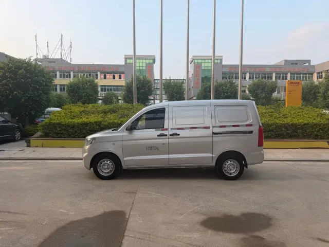 Wuling Hongguang V — Фото автомобиля 3