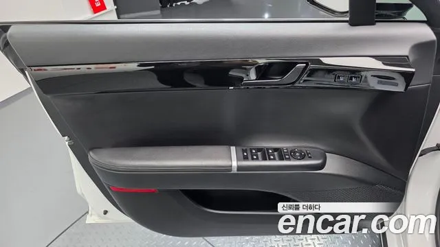 Hyundai Grandeur GN7 — Фото автомобиля 13
