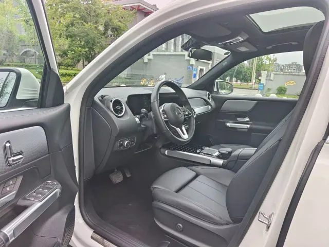 Mercedes-Benz Mercedes-Benz GLB 2023 GLB 200 Dynamic — Фото автомобиля 9