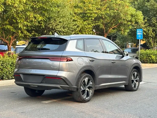 BYD Song Pro — Фото автомобиля 3