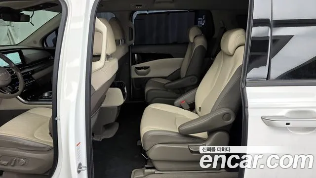 Kia Carnival Generation 4 — Фото автомобиля 16