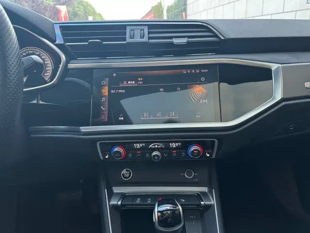 Audi Q3 — Фото автомобиля 11