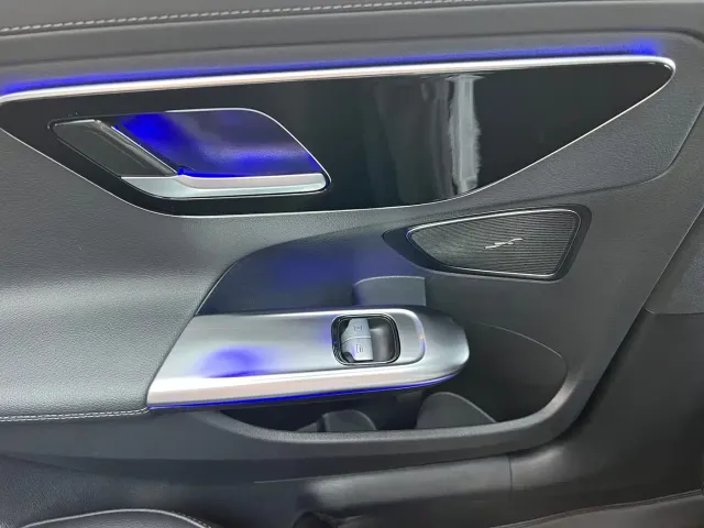 Mercedes-Benz C-Class — Фото автомобиля 12