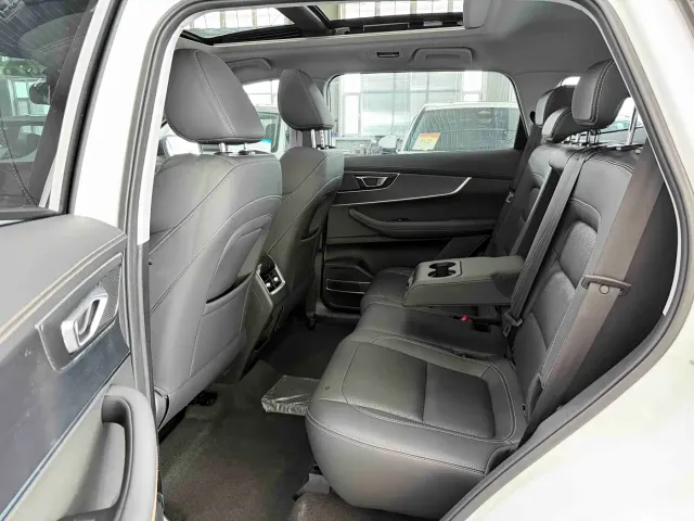 Chery Tiggo 8 — Фото автомобиля 16