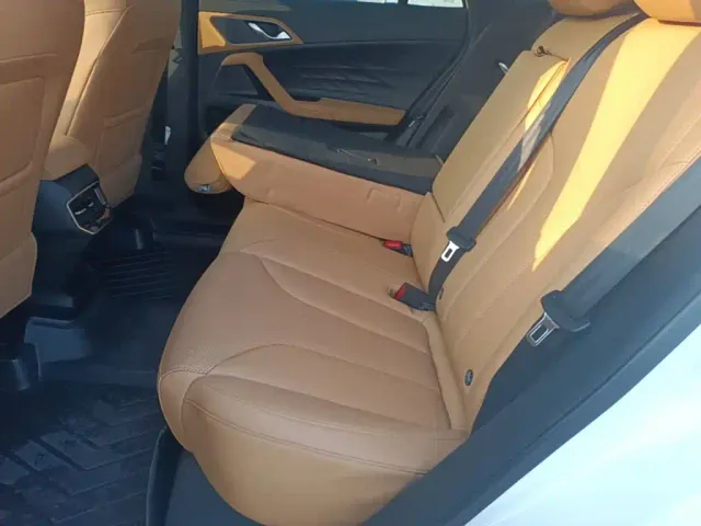 Roewe RX5 — Фото автомобиля 16