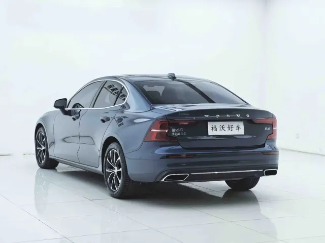 Volvo S60 — Фото автомобиля 4
