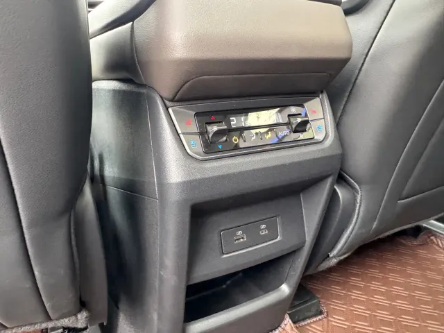 Ford Edge — Фото автомобиля 16