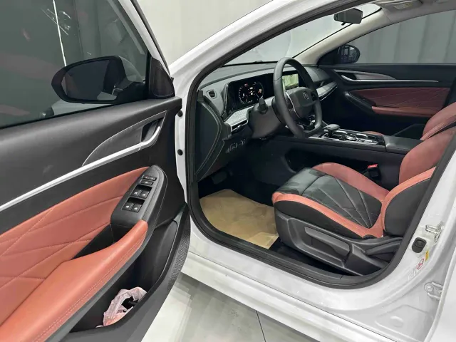 Changan Eado — Фото автомобиля 10