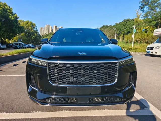 Li Auto ONE — Фото автомобиля 2