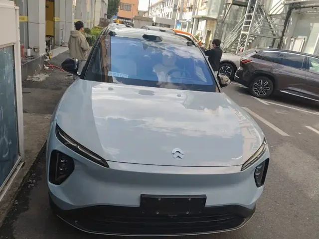 Nio ES6 — Фото автомобиля 2