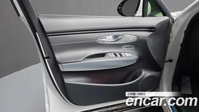 Genesis GV70 2.5T Бензин AWD — Фото автомобиля 22