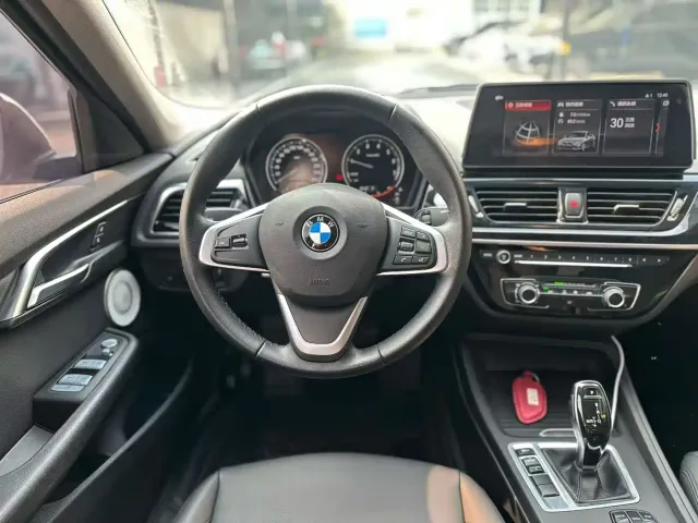 BMW 1 Series — Фото автомобиля 10