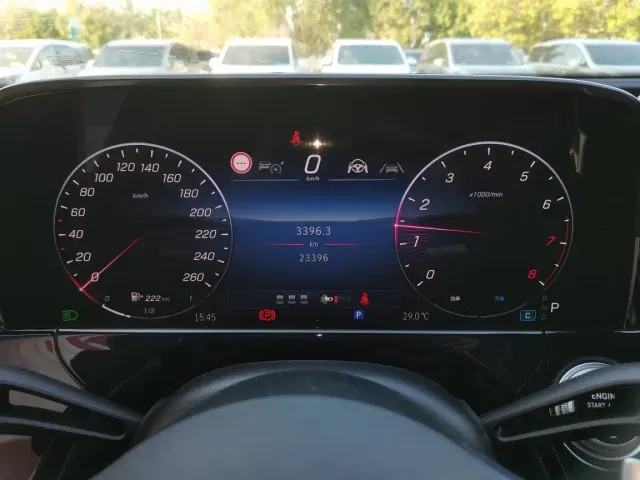 Mercedes-Benz E-Class — Фото автомобиля 15