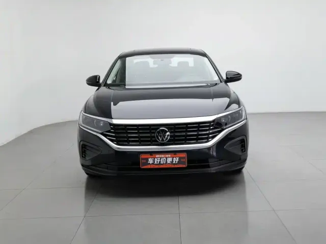 Volkswagen Passat — Фото автомобиля 3