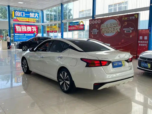 Nissan Teana — Фото автомобиля 13