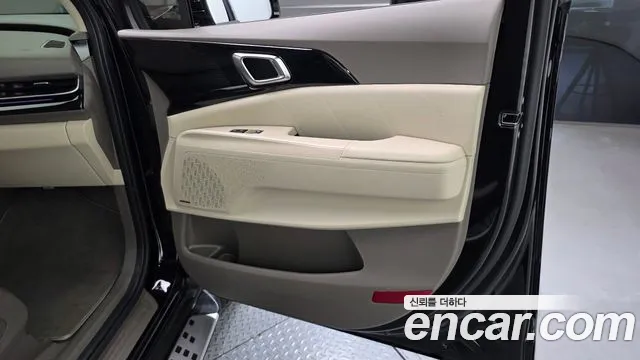 Kia Carnival — Фото автомобиля 13