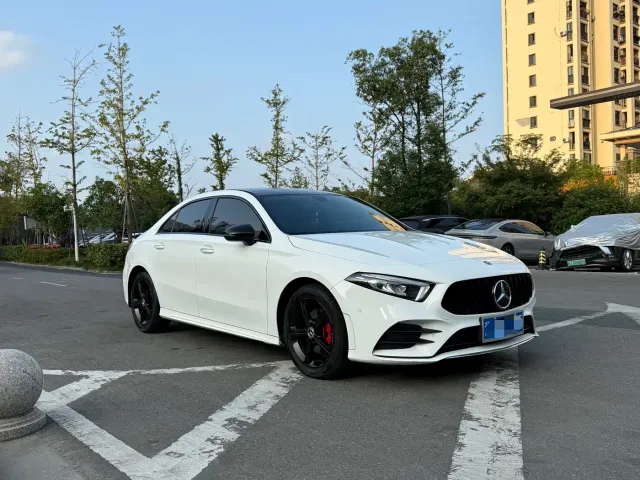 Mercedes-Benz Mercedes-Benz A-Class 2022 A 200 L Sport Sedan Style — Фото автомобиля 3