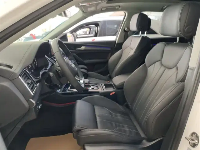 Audi Q5L — Фото автомобиля 10